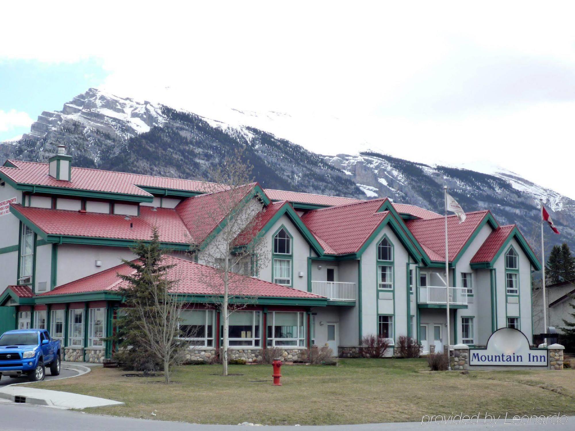 Sunset Mountain Inn Канмор Экстерьер фото