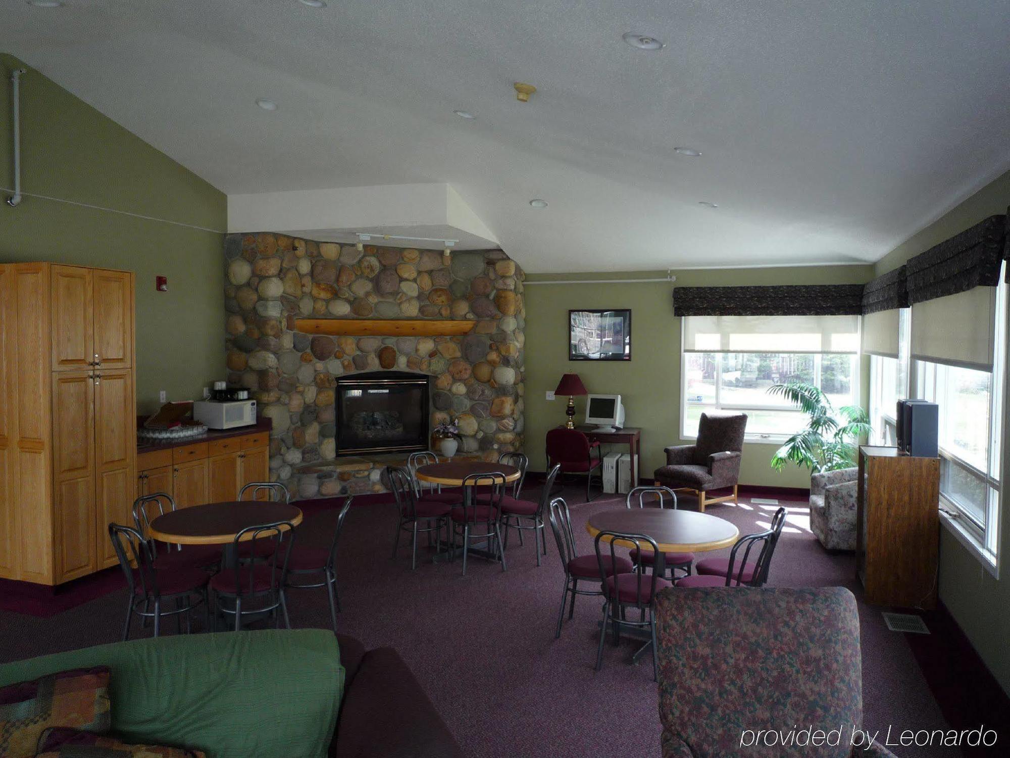 Sunset Mountain Inn Канмор Экстерьер фото